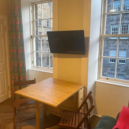 Luxury 2 Bedroom On Famous Royal Mile Apartment *