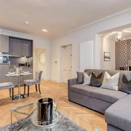 Apartment Stylish West End Retreat
