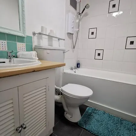 City-centre - Holyrood Apartment *