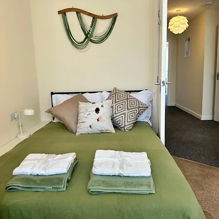Modern 2 Bedroom Apartment, Near The Sea & Edinburgh