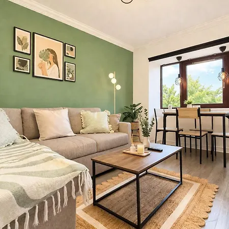 Cozy In Centre With Dedicated Parking Apartmán *