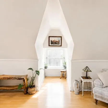 Bnbnova - 1br - Castle Views Apartment *