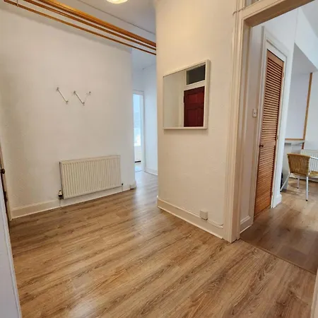 Two-bed Near Centre Apartment *