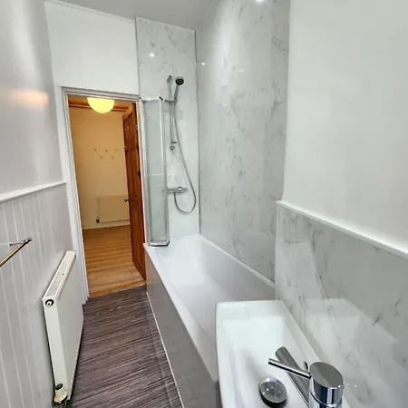 Two-bed Near Centre Apartment