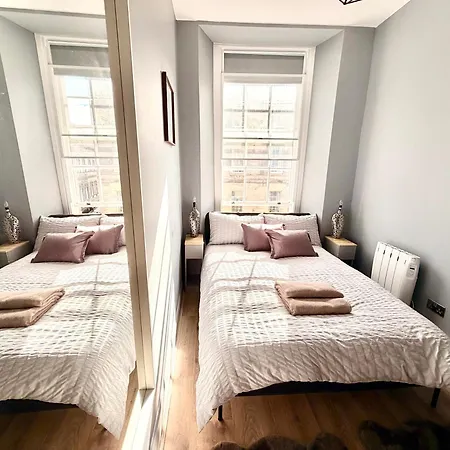 Apartment Old Town - Superfast Wifi - 3br Sleeps 7