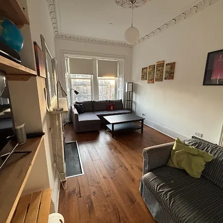 Large Duplex Flat In Leith On Leith Walk 아파트