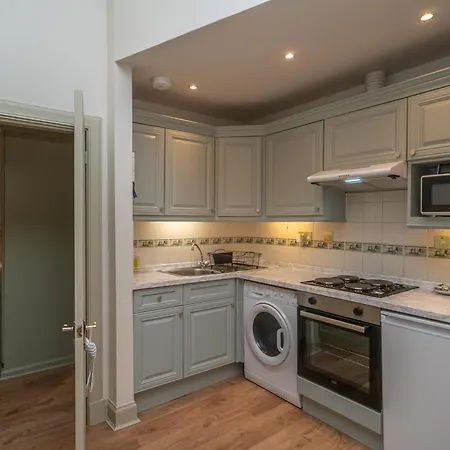 Charming Georgian Flat In The Heart Of - Pass The Keys * Edinburgh