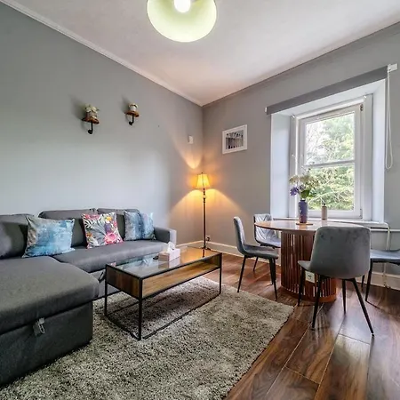 Apartment The Bonnie Bothy , Sleep 5, Cosy Stay! Edinburgh