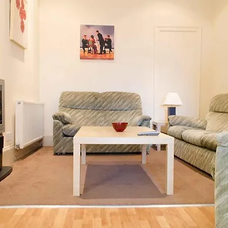 Bright Victorian 4-bed Flat Marchmont Apartment