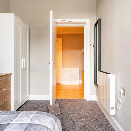 Modern New Town Flat Apartment