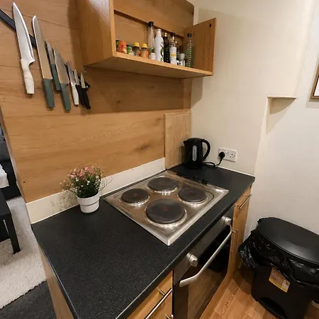 Lägenhet Warm & Spacious 2br