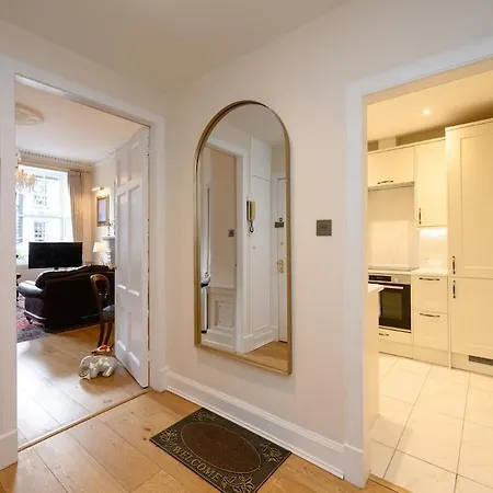 Beautiful 2-bedroom New-town * Edinburg