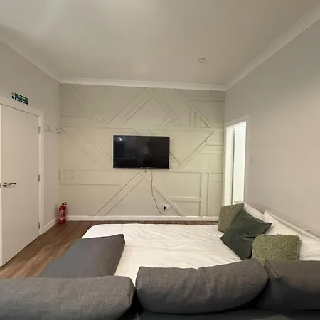 2br Cosy Modern In Vibrant Leith Edimburgo