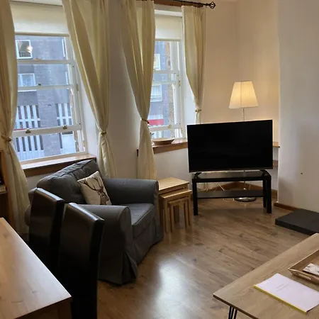 Apartment Bright 2br Gem In Old Town Location