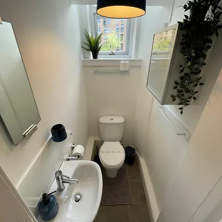 Quiet & Cosy Flat Near Holyrood * Edinburgh