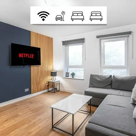 Family-friendly Near Centre Sleeps 5 *