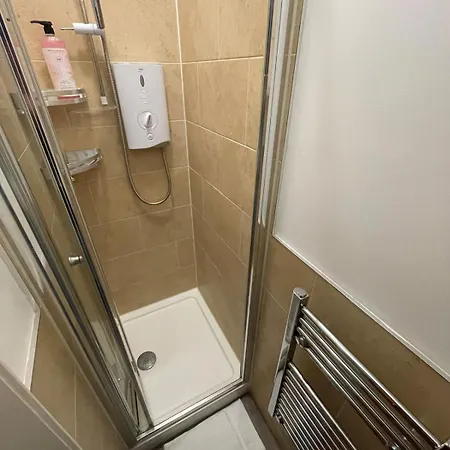 Quiet & Cosy Flat Near Holyrood Edinburgh