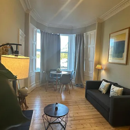 Apartment Private Entry 2-bedroom Flat