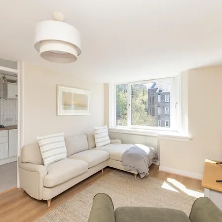Stylish 2-bedroom In Stockbridge * Edinburgh