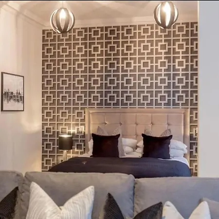 Stylish West End Retreat * Edinburgh