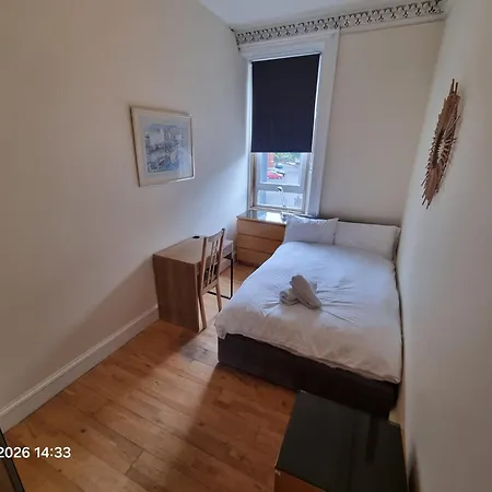 City Centre Sleeps 8 Close To Castle Dedicated Free Parking *