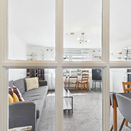 City-centre - Holyrood Apartment *