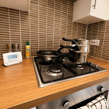 Apartment Sleeps 4 Free Parking Modernised 1 Bedroom Edinburgh