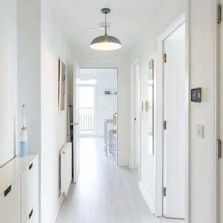 Apartment Lovely Sea View 2bdr Flat In