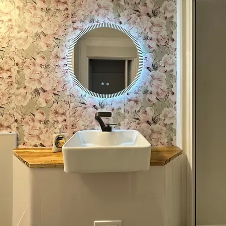 Elegant One Bedroom Apartment