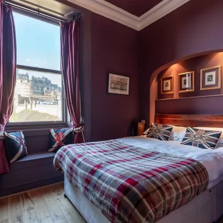Old Town Castle Views 2-bedroom Near Castle