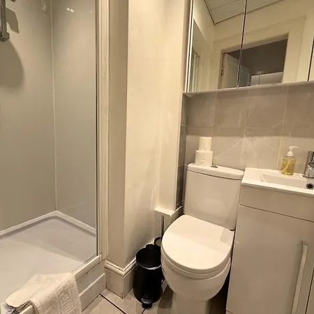 Haymarket 1 Bedroom Apartment *