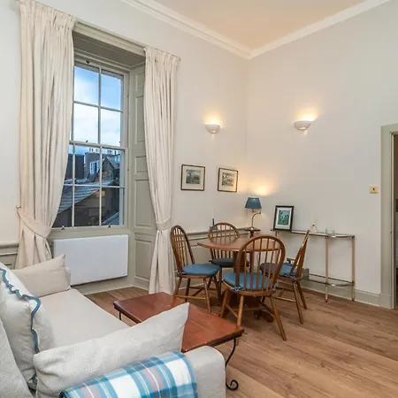Apartment Charming Georgian Flat In The Heart Of - Pass The Keys