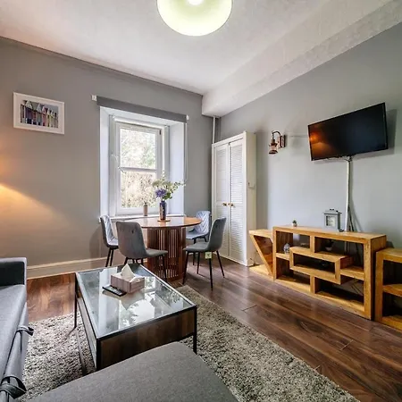 The Bonnie Bothy , Sleep 5, Cosy Stay! Apartment