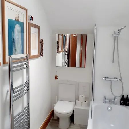 Stylish 2br- Free Parking- Heart Of * Edinburgh