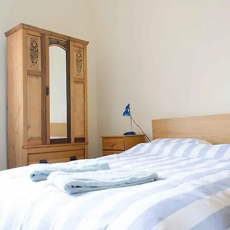 Bright Victorian 4-bed Flat Marchmont Apartment Edinburgh