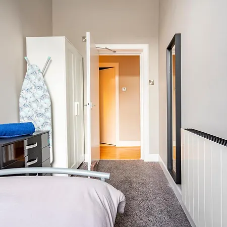 Modern New Town Flat Apartment
