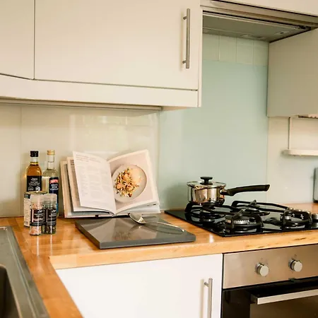 1 Bed Overlooking The Historic Greyfriars Church Apartment Edinburgh