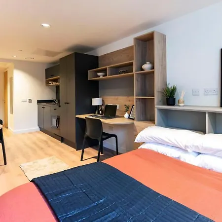 Straits Place In Edinburgh