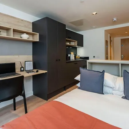 Straits Place In Apartment *