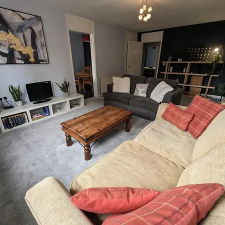 Spacious 2bd Flat Close To Centre Great Area Edinburgh