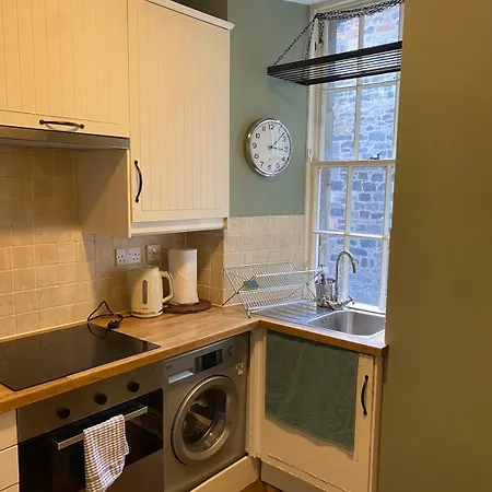 Luxury 2 Bedroom On Famous Royal Mile Apartment
