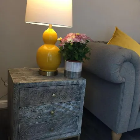 Apartamento Spacious One Flat Per Floor With Parking Edimburgo