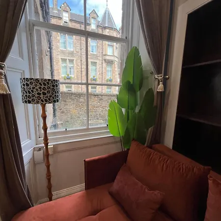 Centre - Lauriston Apartment