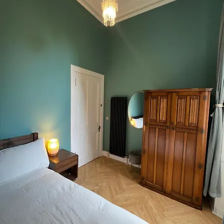Apartment Centre - Lauriston