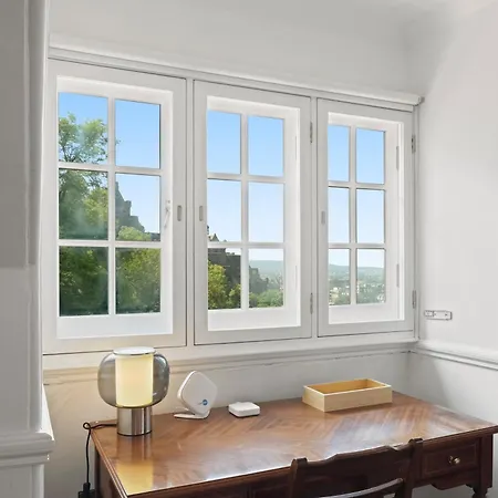 Modern Premium Penthouse Ramsay Gardens Edinburgh
