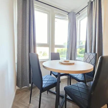 Stylish 3-bed In Leith *