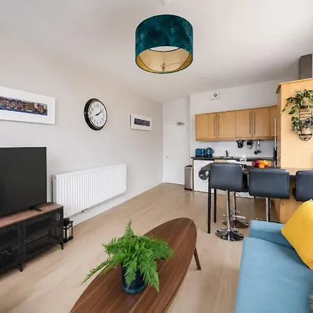 Bnbnova - 2br - West End Castle *