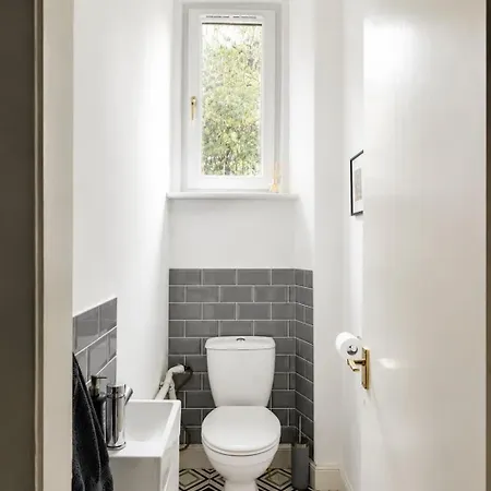 Apartment Bnbnova - 1br - By Parliament - Holyrood Park Edinburgh