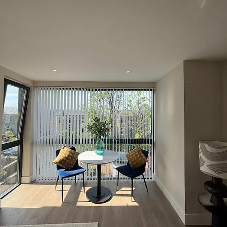 Spacious Family In With Private Garden Edinburg