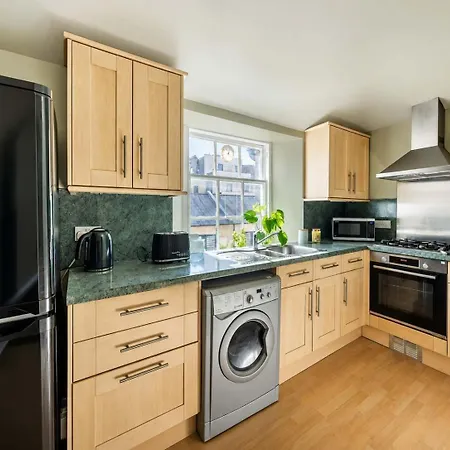 Bnbnova - 1br - By Castle - West End Apartment